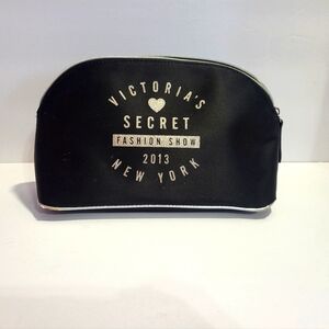 Victoria's secret makeup bag 2013 Fashion show